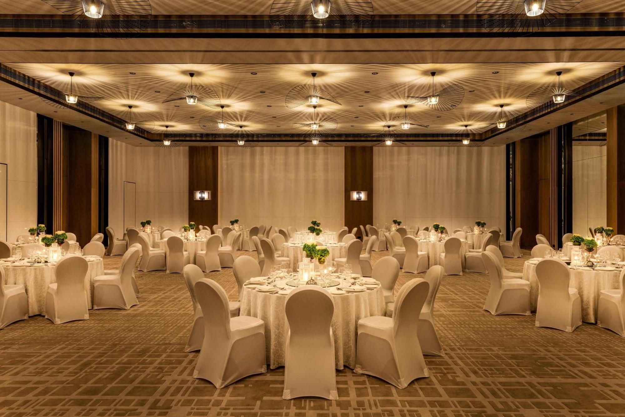 Le Royal Meridien Beach Resort & Spa Dubai Bagian luar foto The Grand Ballroom